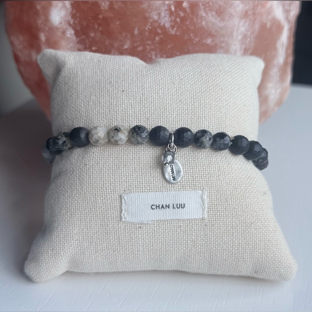 Chan Luu NWOT perfect stretch bracelet Black Grey and White Beaded Neutral Tones